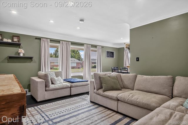 9031 Laurel Street, Livonia, MI 48150