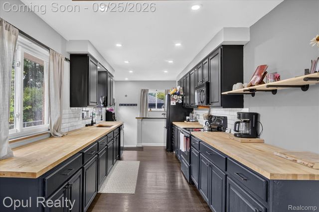 9031 Laurel Street, Livonia, MI 48150