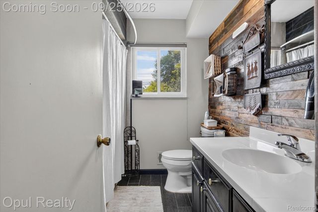 9031 Laurel Street, Livonia, MI 48150