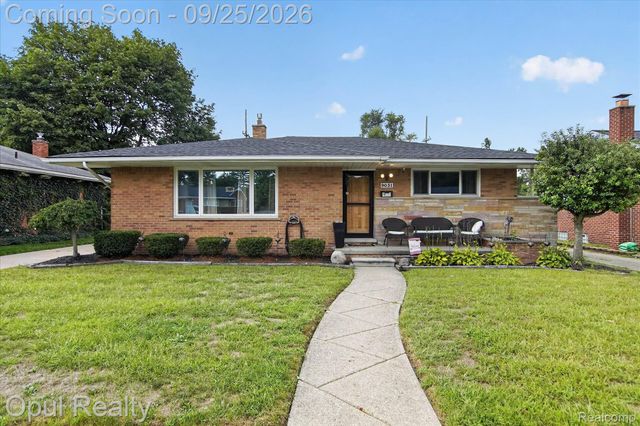 9031 Laurel Street, Livonia, MI 48150