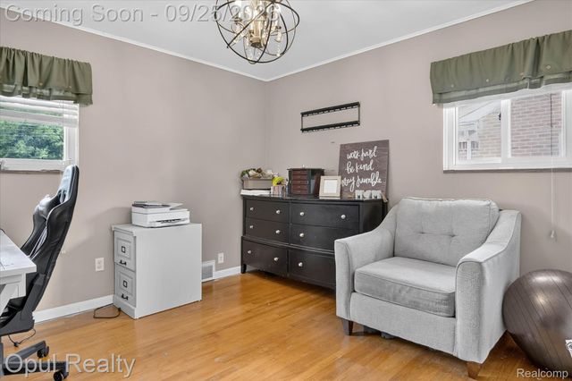 9031 Laurel Street, Livonia, MI 48150