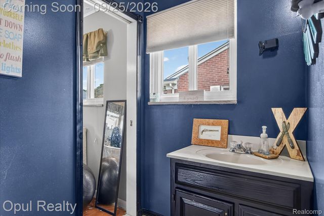 9031 Laurel Street, Livonia, MI 48150