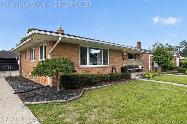9031 Laurel Street, Livonia, MI 48150