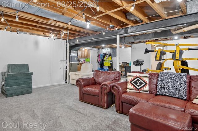 9031 Laurel Street, Livonia, MI 48150