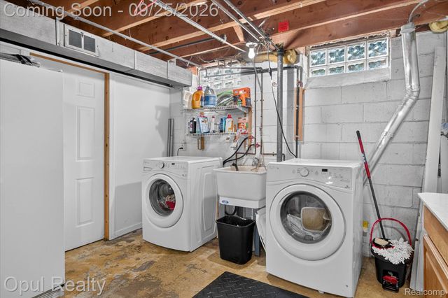 9031 Laurel Street, Livonia, MI 48150