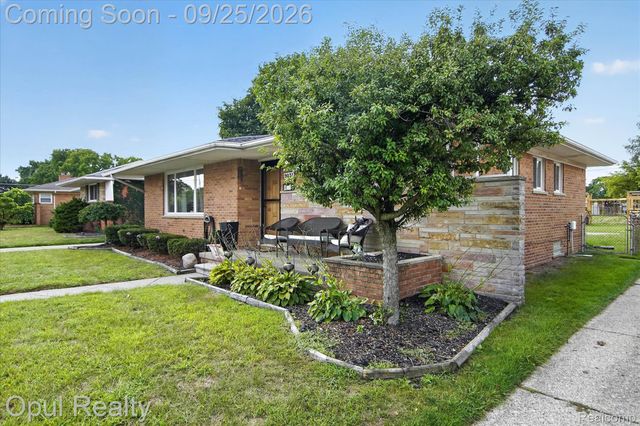 9031 Laurel Street, Livonia, MI 48150