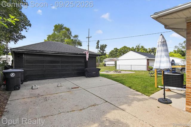 9031 Laurel Street, Livonia, MI 48150