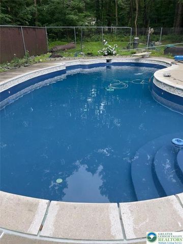 145 Hawk Road, Franklin Twp, PA 18235