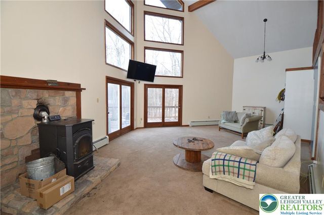 145 Hawk Road, Franklin Twp, PA 18235