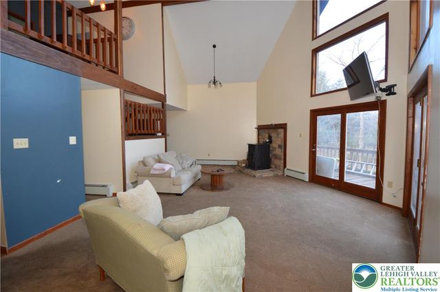 145 Hawk Road, Franklin Twp, PA 18235