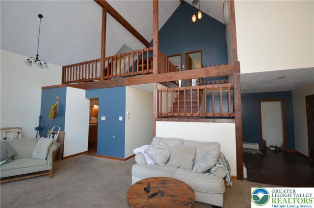 145 Hawk Road, Franklin Twp, PA 18235