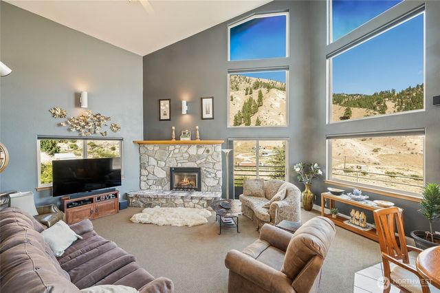 8770 Nahahum Canyon Road, Cashmere, WA 98815