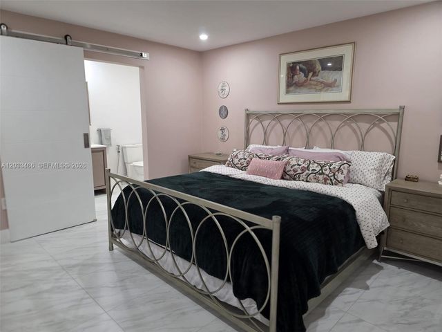 14141 Langley Pl, Davie, FL 33325