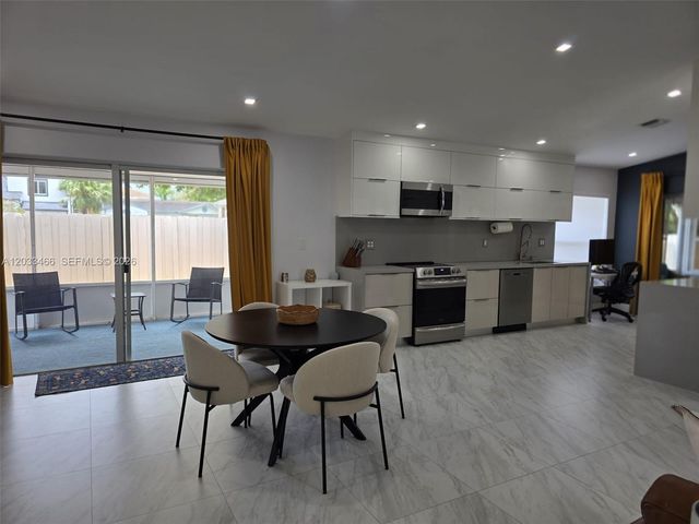 14141 Langley Pl, Davie, FL 33325