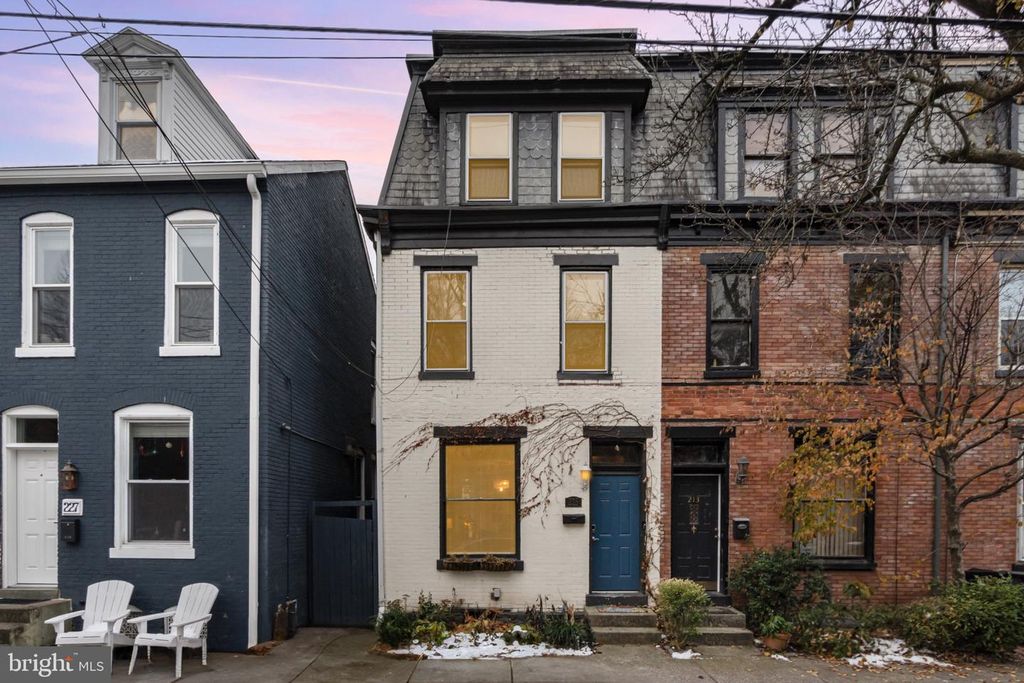 215 MUENCH ST, Harrisburg, PA 17102