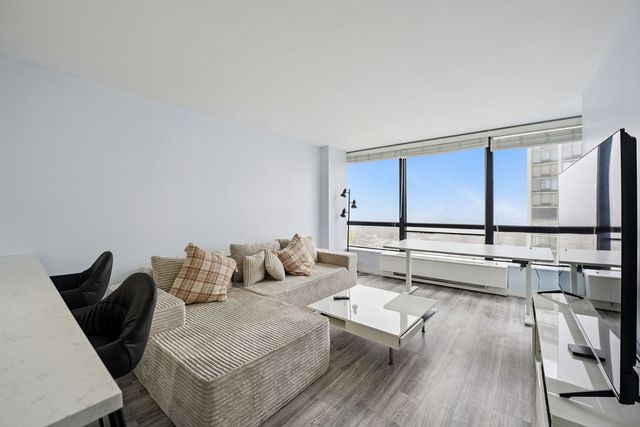 5415 N SHERIDAN Road 3008, Chicago, IL 60640