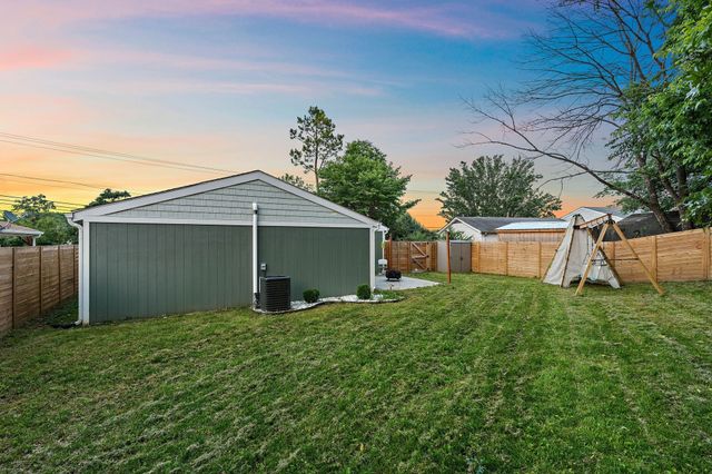 1056 Cheyenne Blvd, Madison, TN 37115