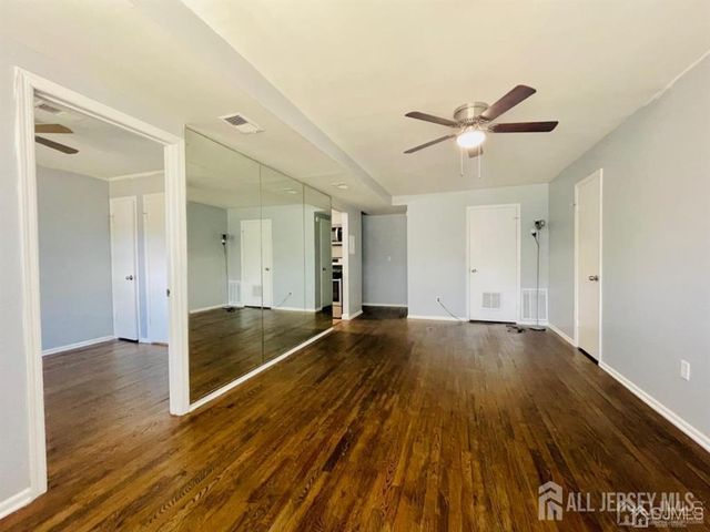 128 College Drive, Edison, NJ 08817