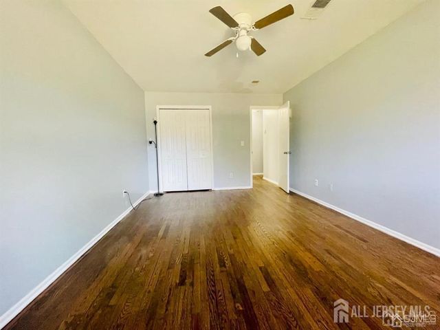 128 College Drive, Edison, NJ 08817