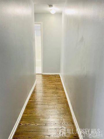 128 College Drive, Edison, NJ 08817