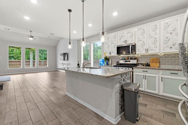 4551 Overlook Bend Drive, Spring, TX 77386