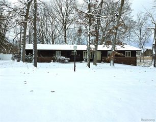 9770 Daleview Drive, South Lyon, MI 48178