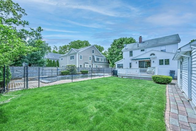 246 Manning St, Needham, MA 02492