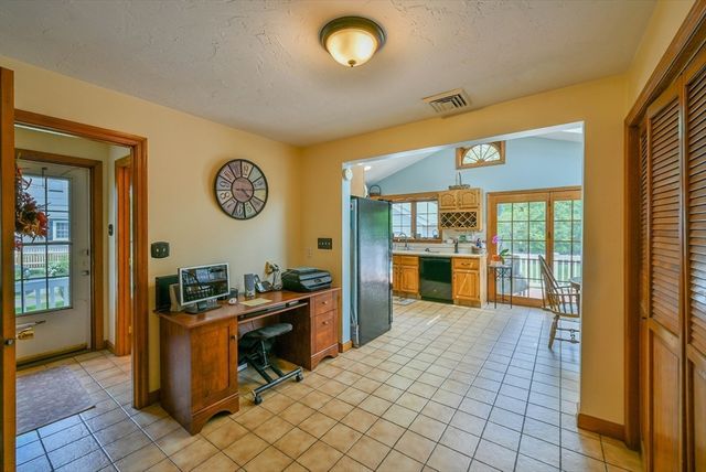 246 Manning St, Needham, MA 02492