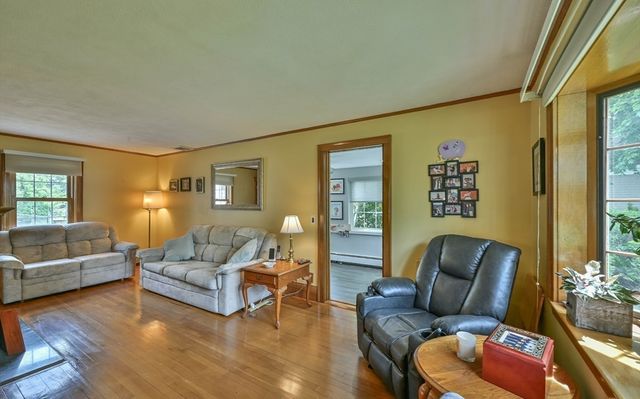 246 Manning St, Needham, MA 02492