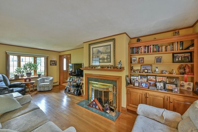 246 Manning St, Needham, MA 02492