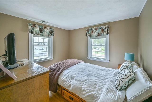 246 Manning St, Needham, MA 02492