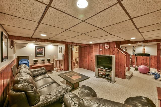 246 Manning St, Needham, MA 02492