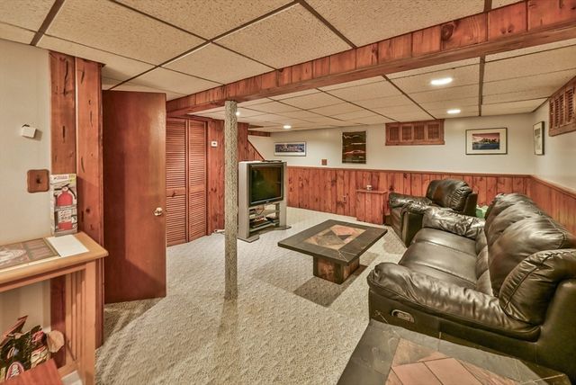 246 Manning St, Needham, MA 02492