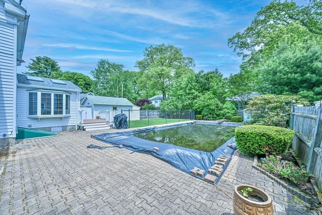 246 Manning St, Needham, MA 02492