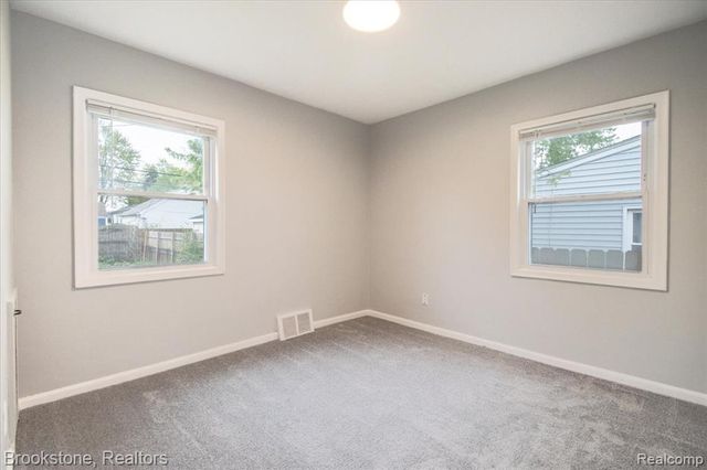 924 E Otis Avenue, Hazel Park, MI 48030