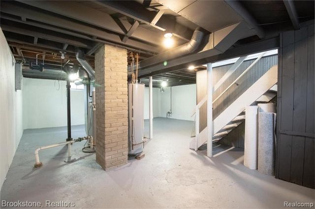 924 E Otis Avenue, Hazel Park, MI 48030