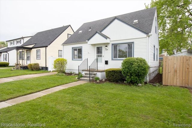 924 E Otis Avenue, Hazel Park, MI 48030