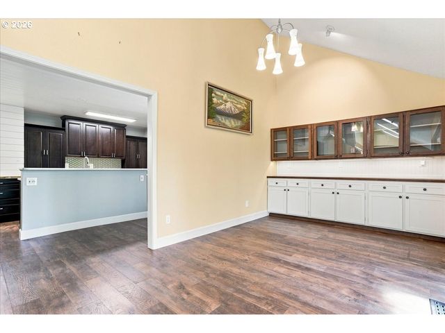 2425 ARCHWOOD Dr, Longview, WA 98632