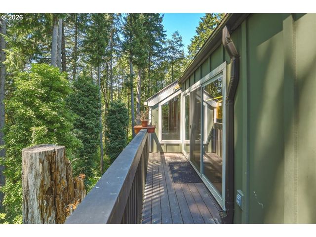 2425 ARCHWOOD Dr, Longview, WA 98632