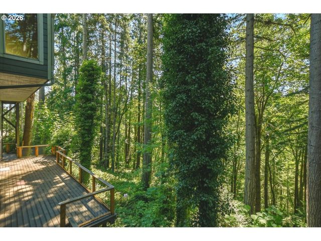 2425 ARCHWOOD Dr, Longview, WA 98632