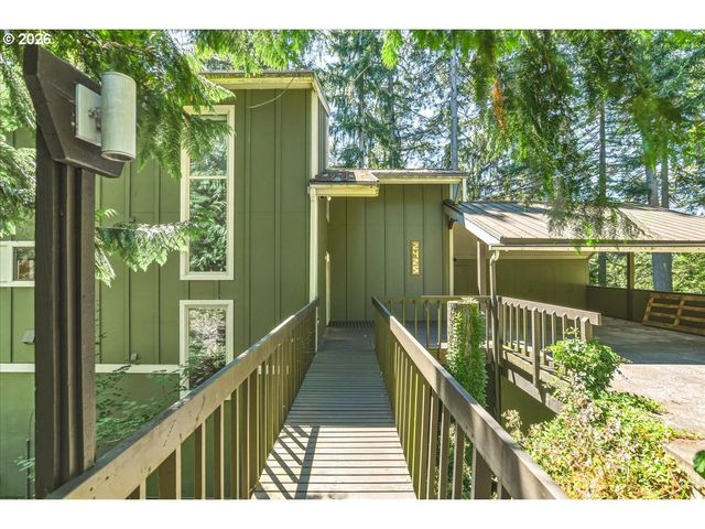 2425 ARCHWOOD Dr, Longview, WA 98632