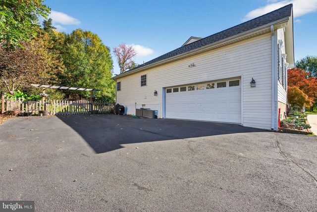 15 FELDSPAR WAY, Fredericksburg, VA 22405