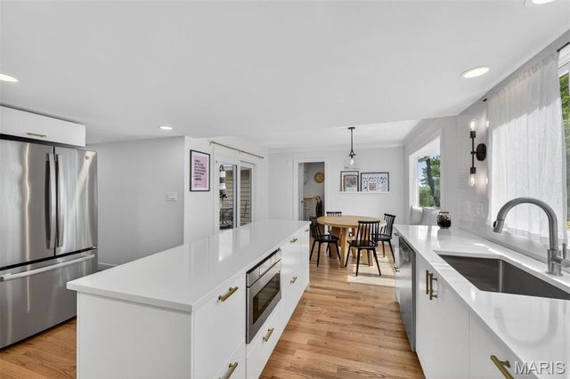 1534 Mason Valley Road, Town And Country, MO 63131