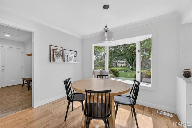 1534 Mason Valley Road, Town And Country, MO 63131
