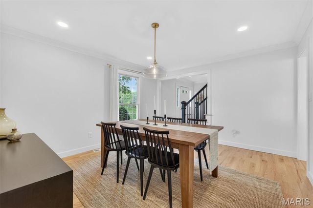 1534 Mason Valley Road, Town And Country, MO 63131