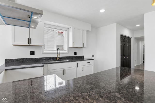 2842 Sangster Avenue, Indianapolis, IN 46218