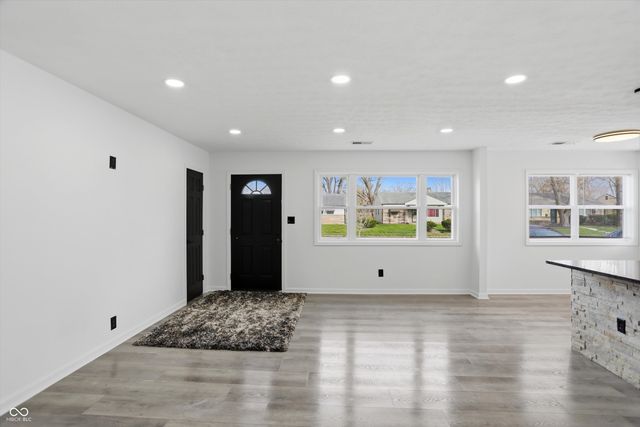 2842 Sangster Avenue, Indianapolis, IN 46218