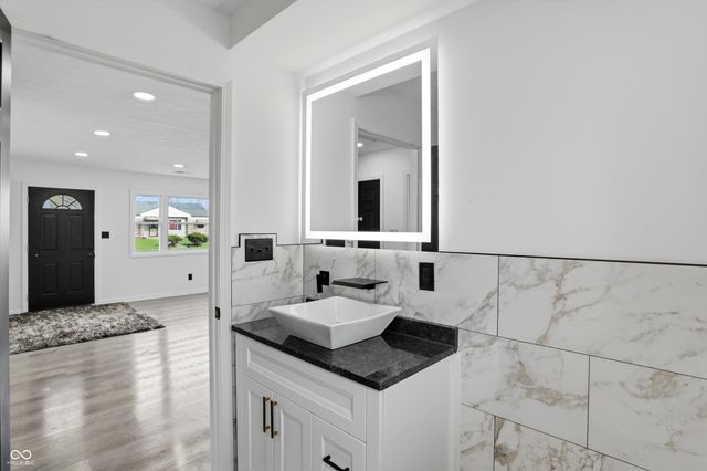 2842 Sangster Avenue, Indianapolis, IN 46218