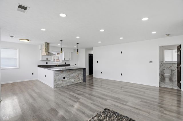 2842 Sangster Avenue, Indianapolis, IN 46218