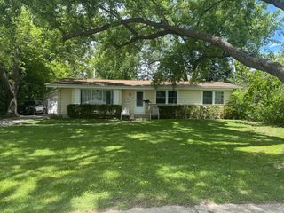 1215 Parkside Lane, Deerfield, IL 60015